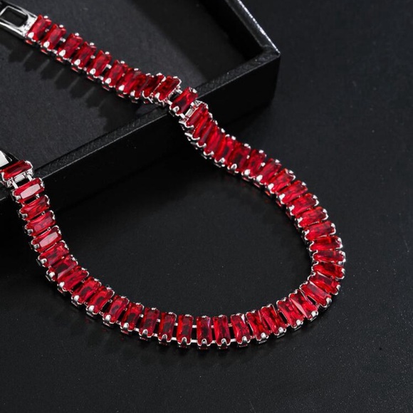Women Red Fashion Statement Cubic Shiny Bracelet - Picture 3 of 5